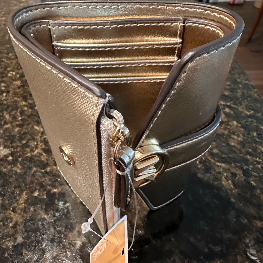 Michael Kors Small bifold wallet in gold